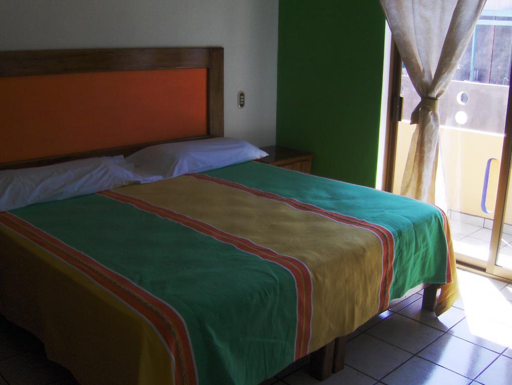 Hotel Bahia Barra de Navidad Buitenkant foto