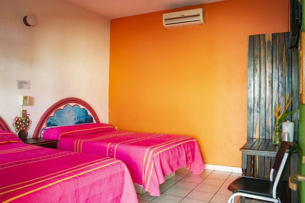 Hotel Bahia Barra de Navidad Buitenkant foto